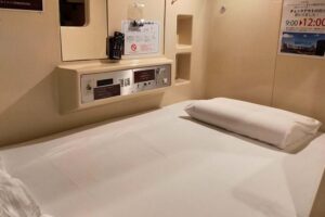 カプセルホテル