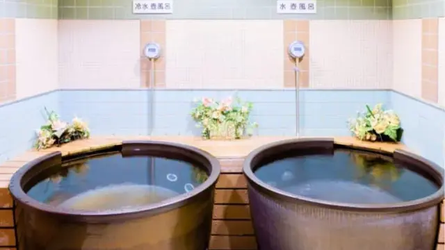 サウナ&スパ カプセルホテル 大東洋 壺水風呂