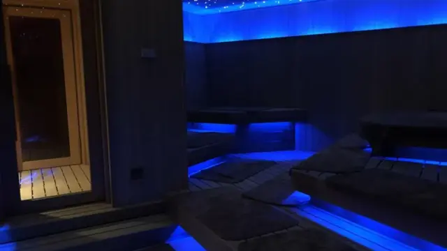 ニュージャパン 梅田 低温サウナ